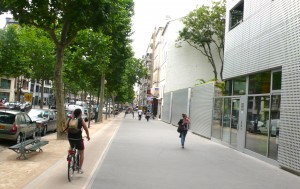 Le boulevard Diderot réaménagé permet d'accueillir piétons et cyclistes en toute sécurité © Pierre-Clément Julien