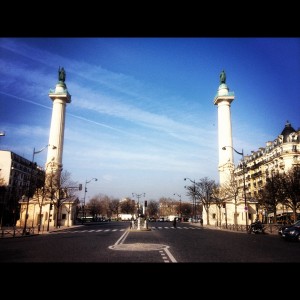 la place de la nation et ses colonnes du Trône  ©Pierre-Clément Julien