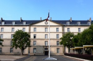 20121016-Cour-militaire-de-la-caserne-de-Reuilly-300x199