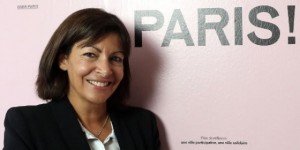 Anne-hidalgo-presente-son-plan-contre-la-precarite-des-enfants-terrafemina.com